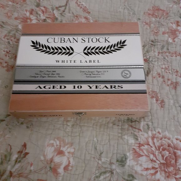 Cuban Stock White Label all wood empty cigar box - Picture 1 of 3